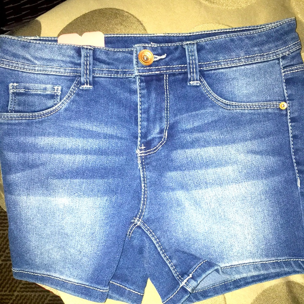 Girls new with tags Jean shorts